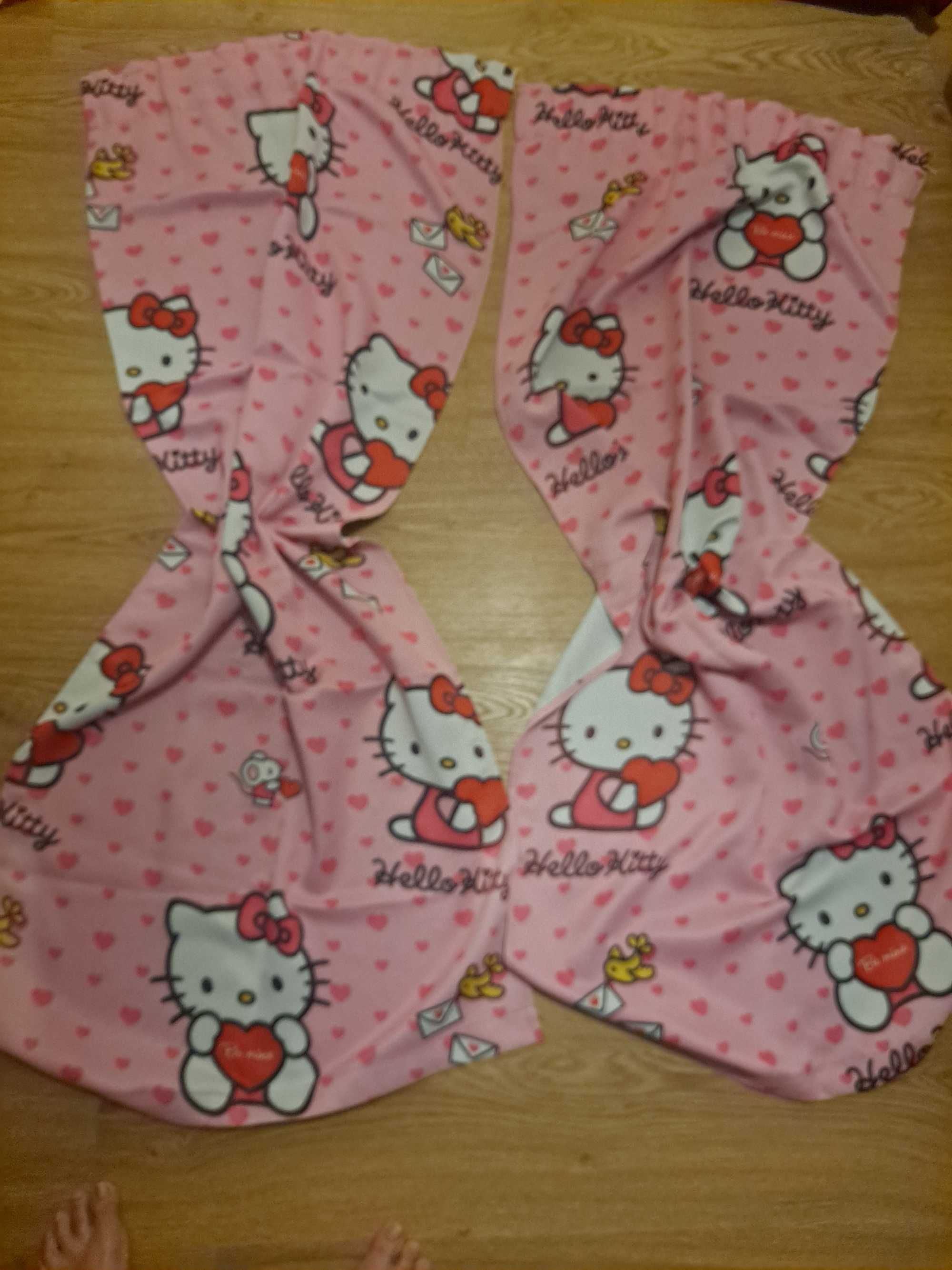 Zasłony hello kitty.