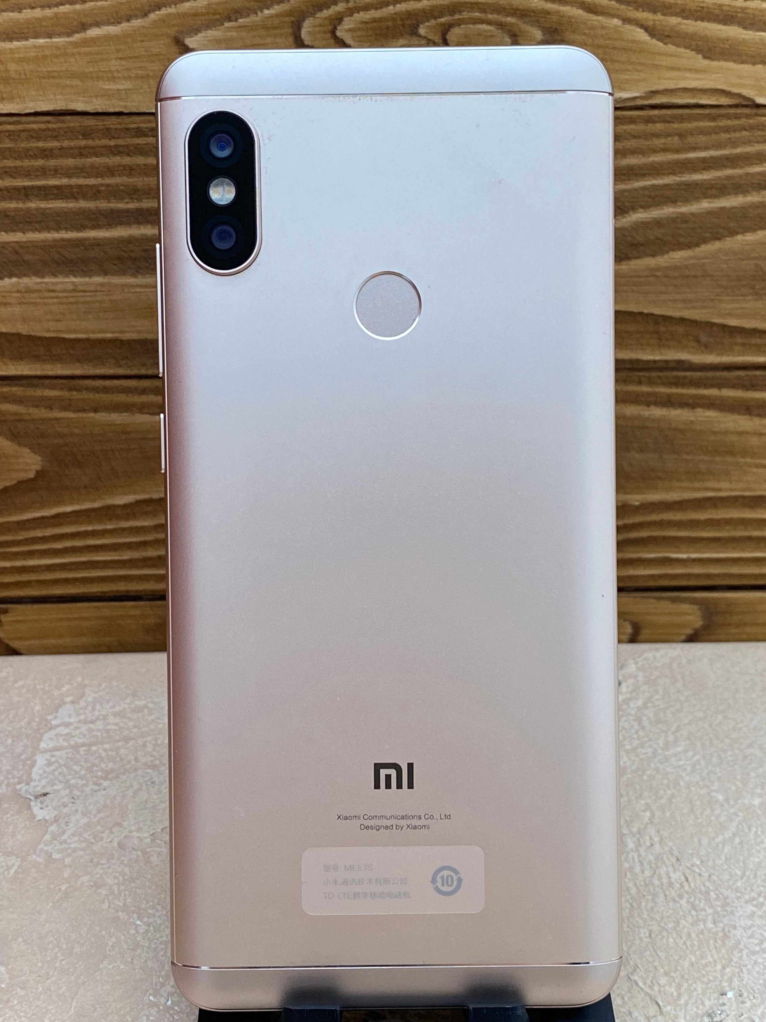 Смартфон Xiaomi Redmi Note 5 32 Gb (50316) 8 ядер