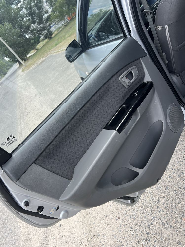 Продам Kia karens 2.0