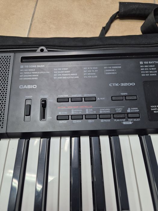 Casio CTK-3200 + pokrowiec Canto Keyboard Bag 100 — świetny zestaw