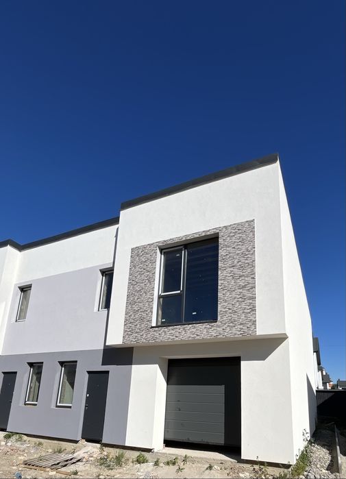 Продається боковий таунхаус 144м2. Розт. 24 міс.