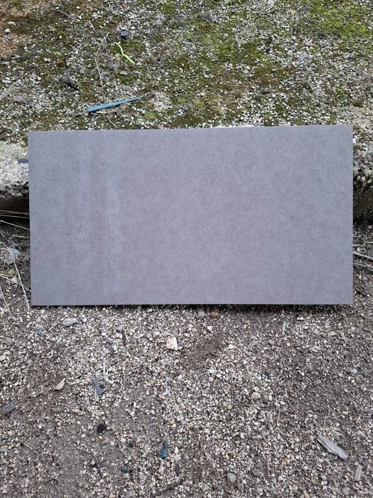 Azulejos Rectangular Cinzento/Creme 60x32 cm – 5 m² Disponíveis