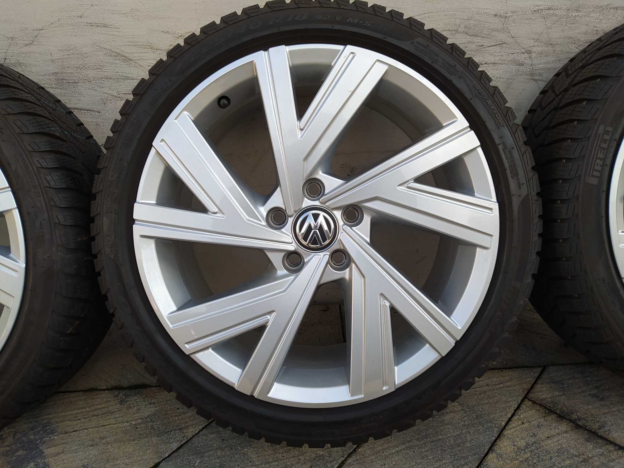 Koła alu 18 Vw Volkswagen Golf VIII 8 VII, 225/40 Pirelli 2020 rok