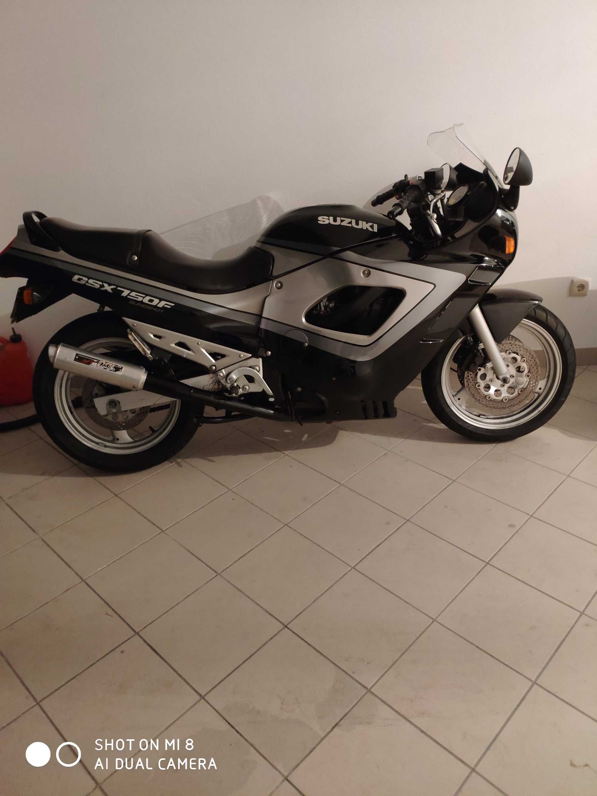 Susuki GSX 750 F