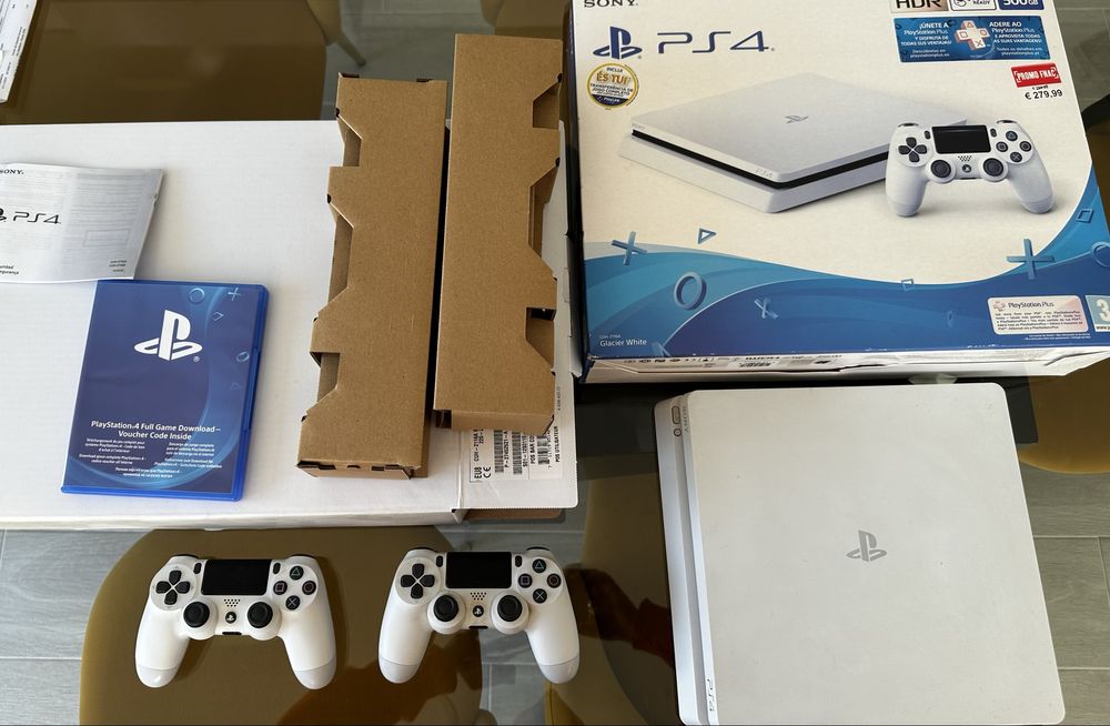 PS4 + 2 comandos