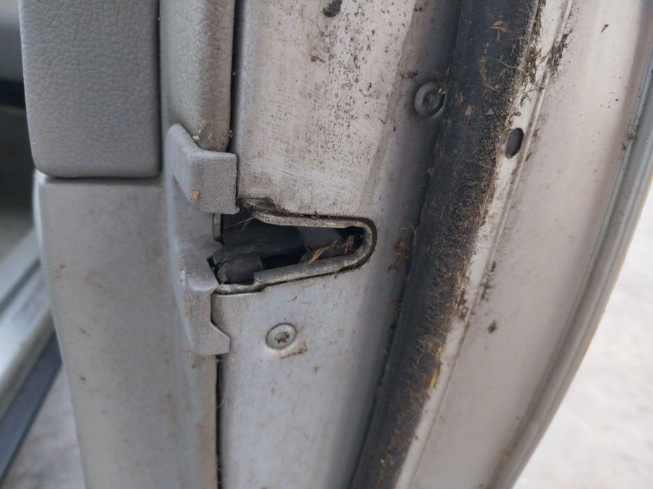 Fechadura / fecho porta frente direito MERCEDES-BENZ CLK (C208)