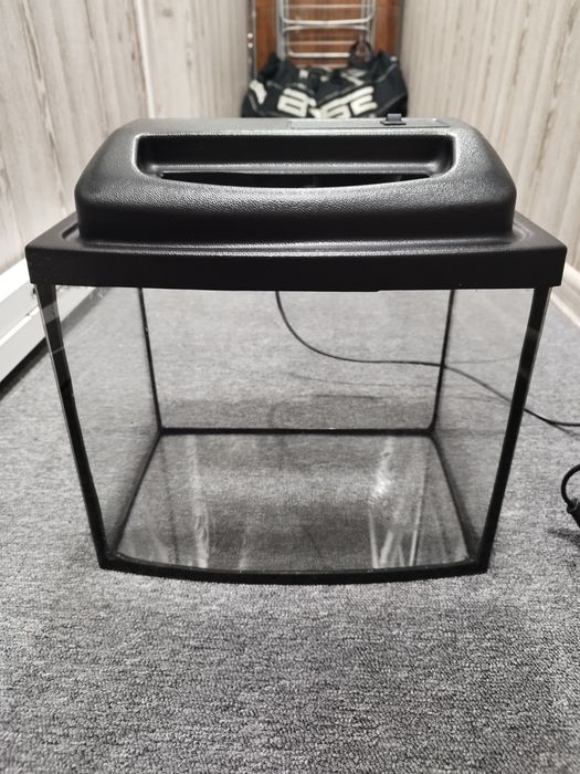 Акваріум невеликий, повний коплект