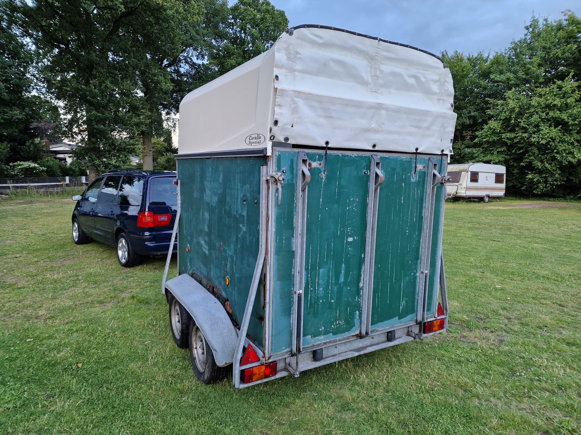 Przyczepa do koni Böckmann Duo na dwa konie DMC 2000KG