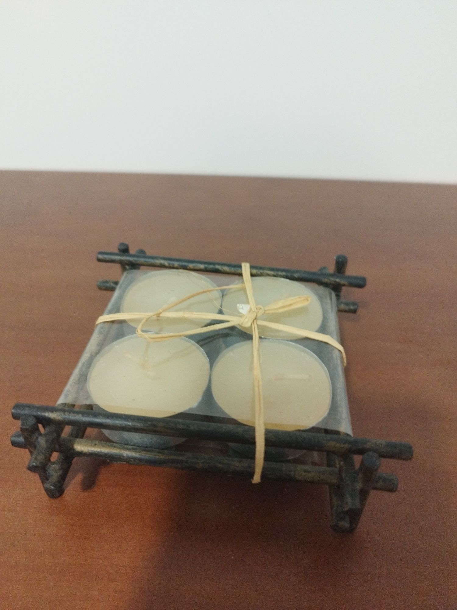 Velas decorativas com suporte