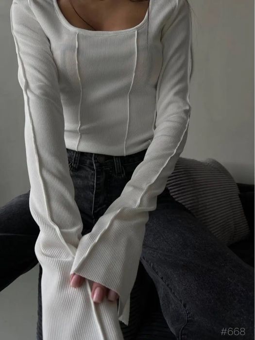 Кофточка жіноча з відкритою спинкою на завʼязках