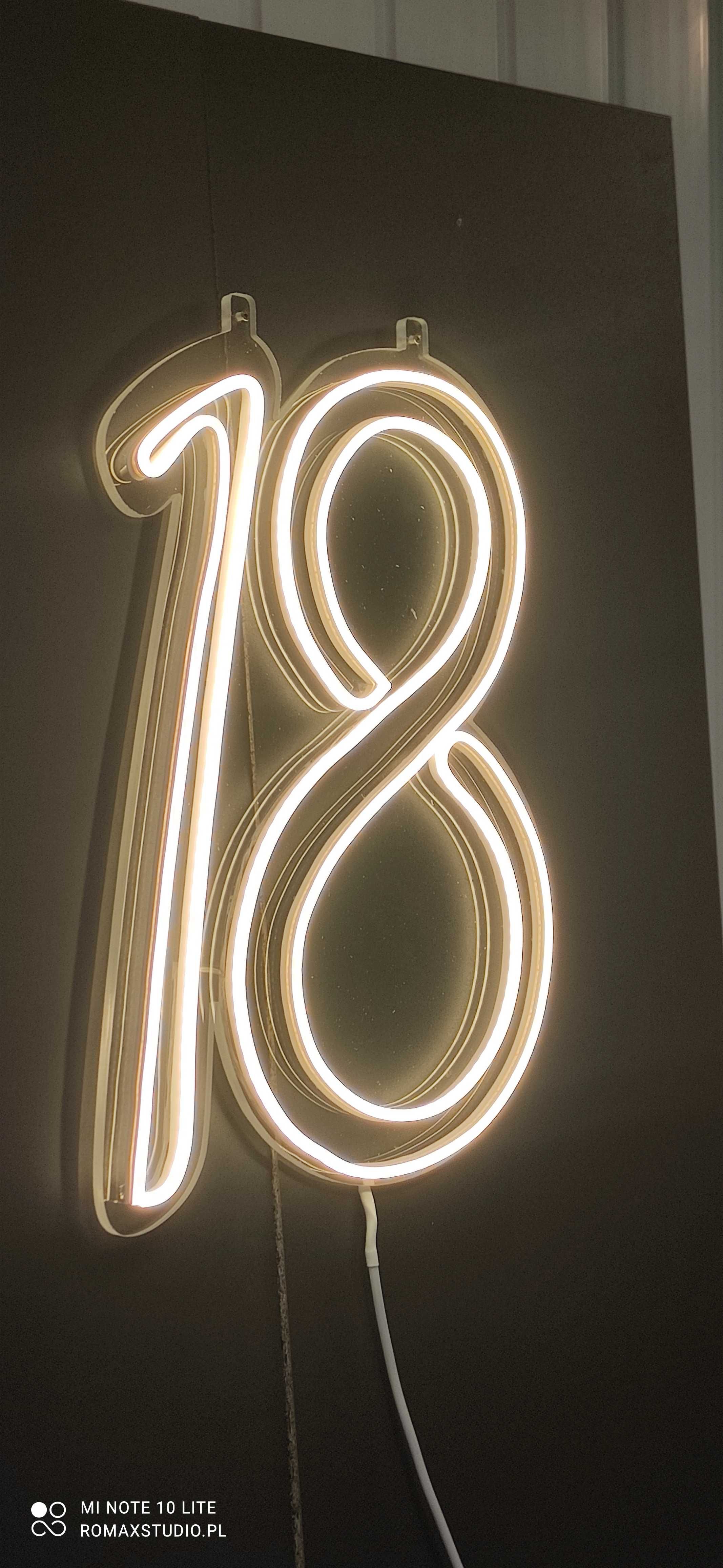 Neon, ledon 18 cyfra