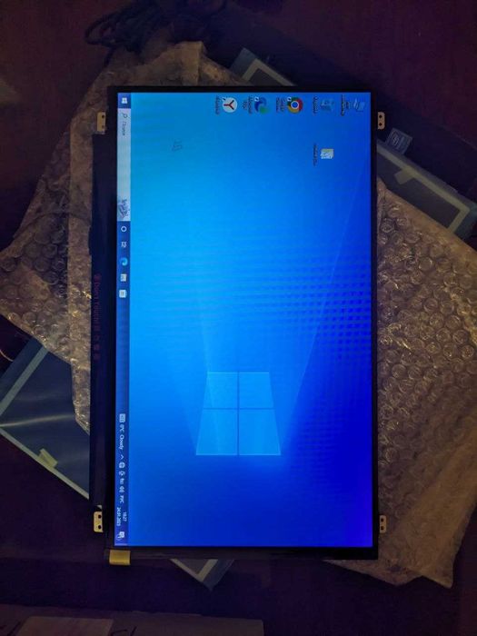 Нові матриці для ноутбуків 14" Full HD та 15.6" HD