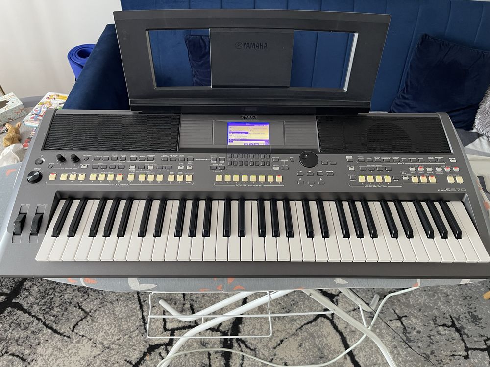 Keybord Yamaha PSR S670 plus gratisy