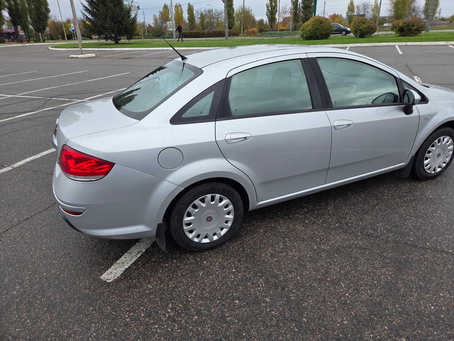 Fiat Linea 2013 рестайлінг (1.4 77 к.с.) Газ/Бензин - Ідеальний стан