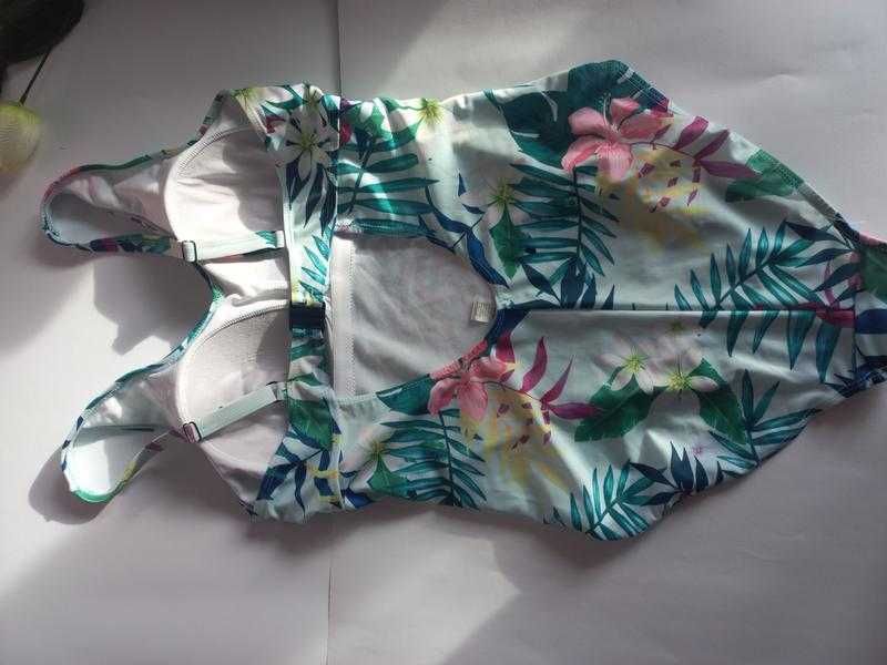 Суцільний купальник 46 розмір новий