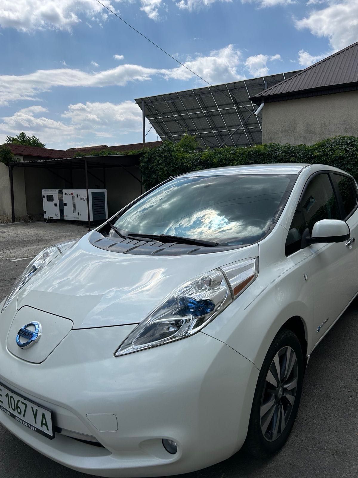 Продам Nissan Leaf 24