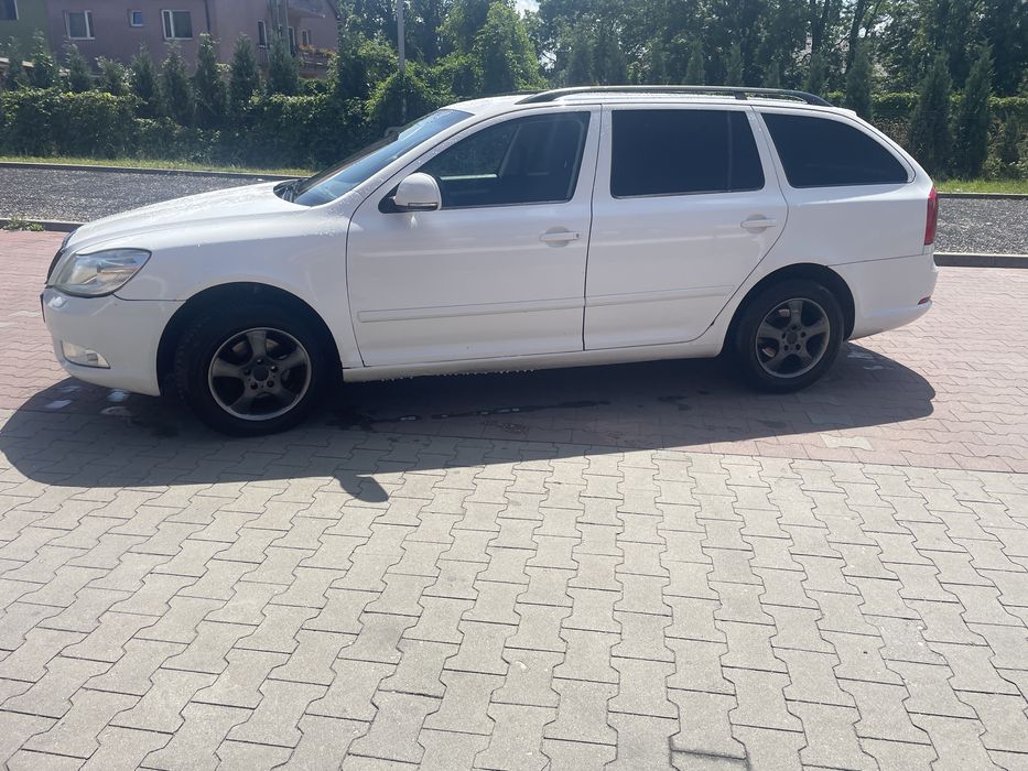 Skoda Octavia 2012 2.0tdi 140km CR Xenon uszkodzona UPG