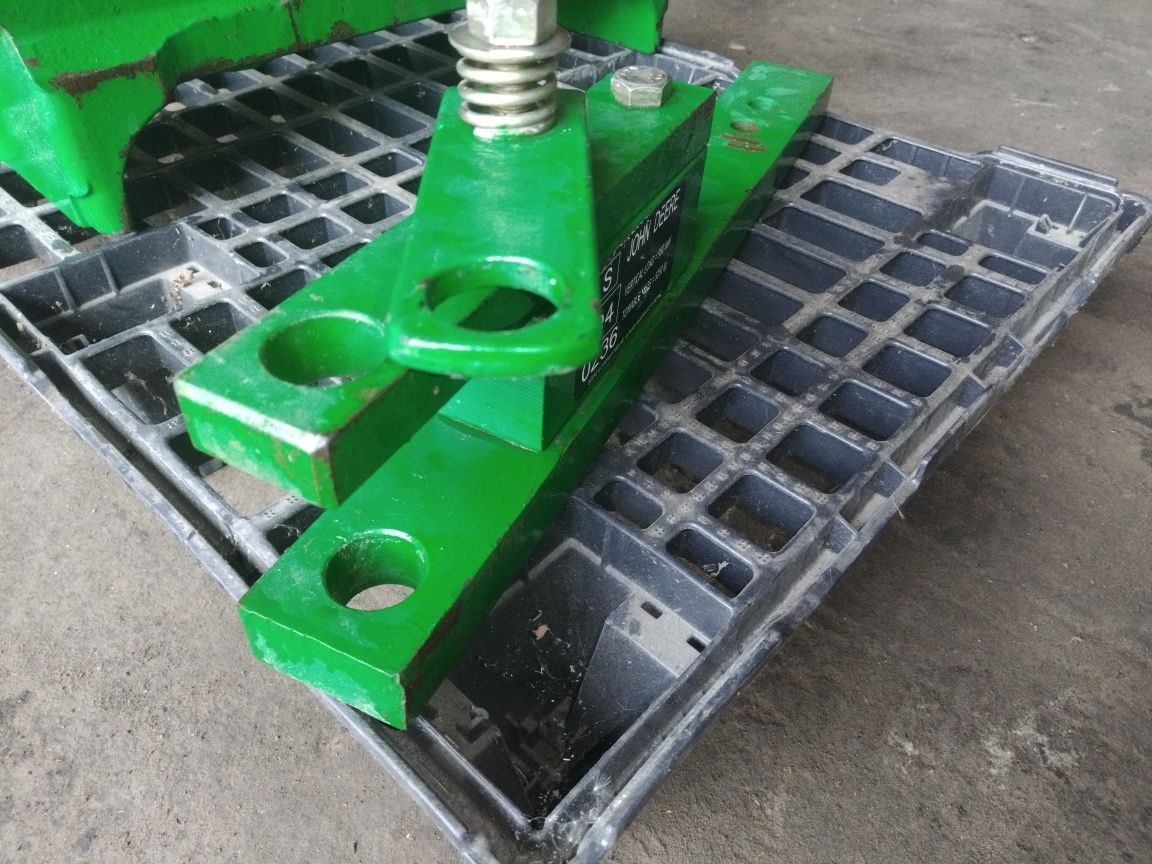 Zaczep dolny John Deere 5055E 5065E 5075E