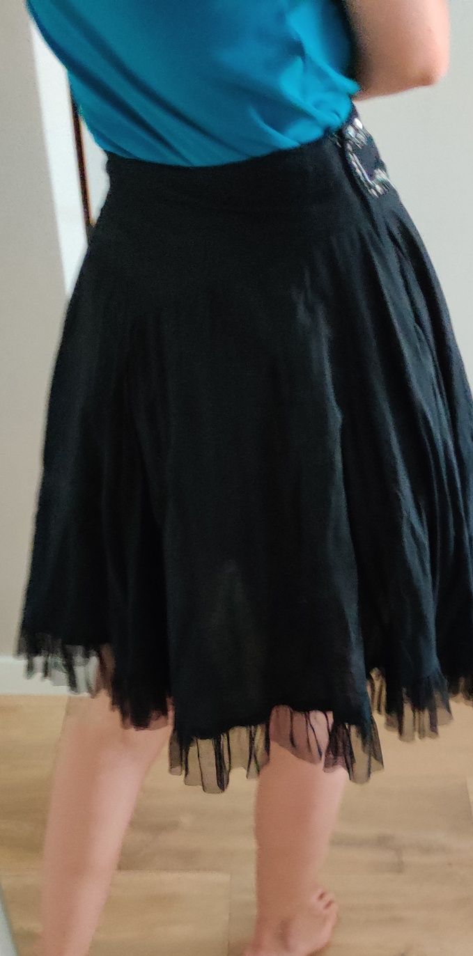 NOWA Spódnica czarna z tiulem,  ciekawy wzór w pasie -S