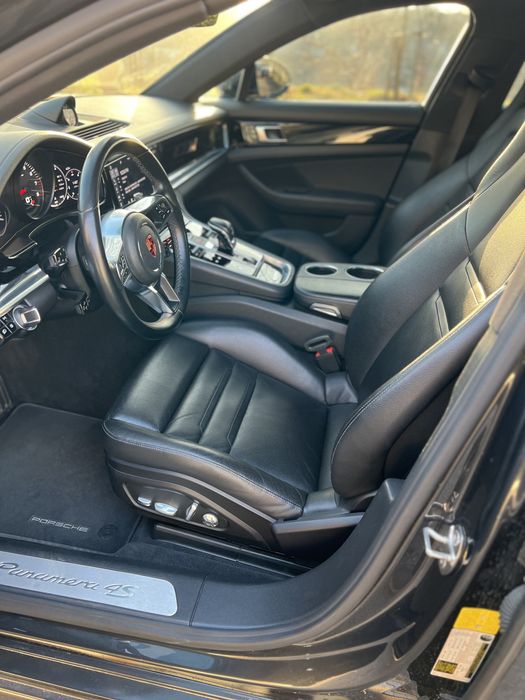 Porsche Panamera 4S