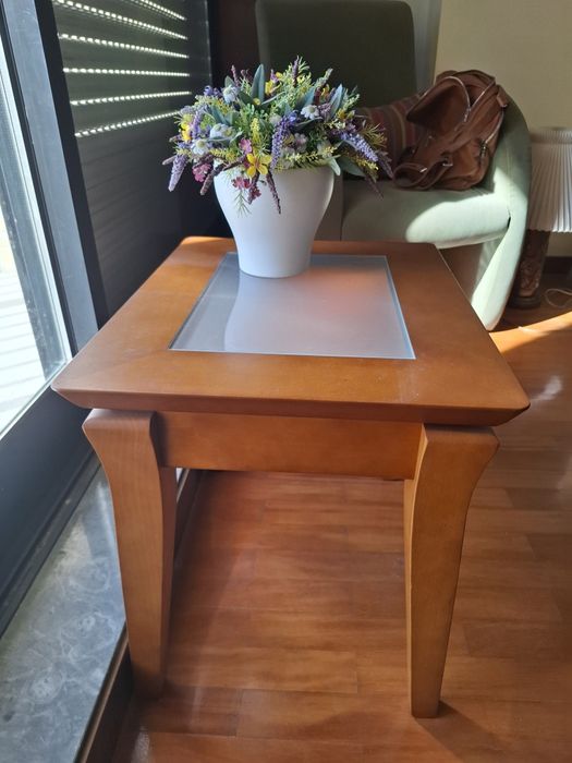 Mesa de apoio em madeira