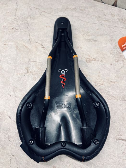 Superlekkie siodełko SQLAB 611 Race Ti tytanowe pręty 12CM Enduro