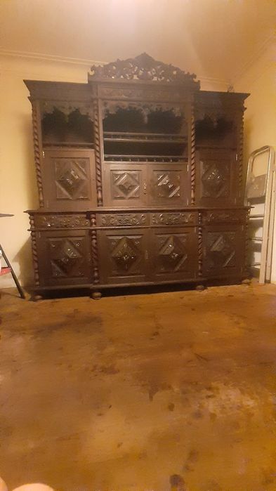 Móvel artesanal em bom estado , com 2 metros de largura e 2 ,17 de alt