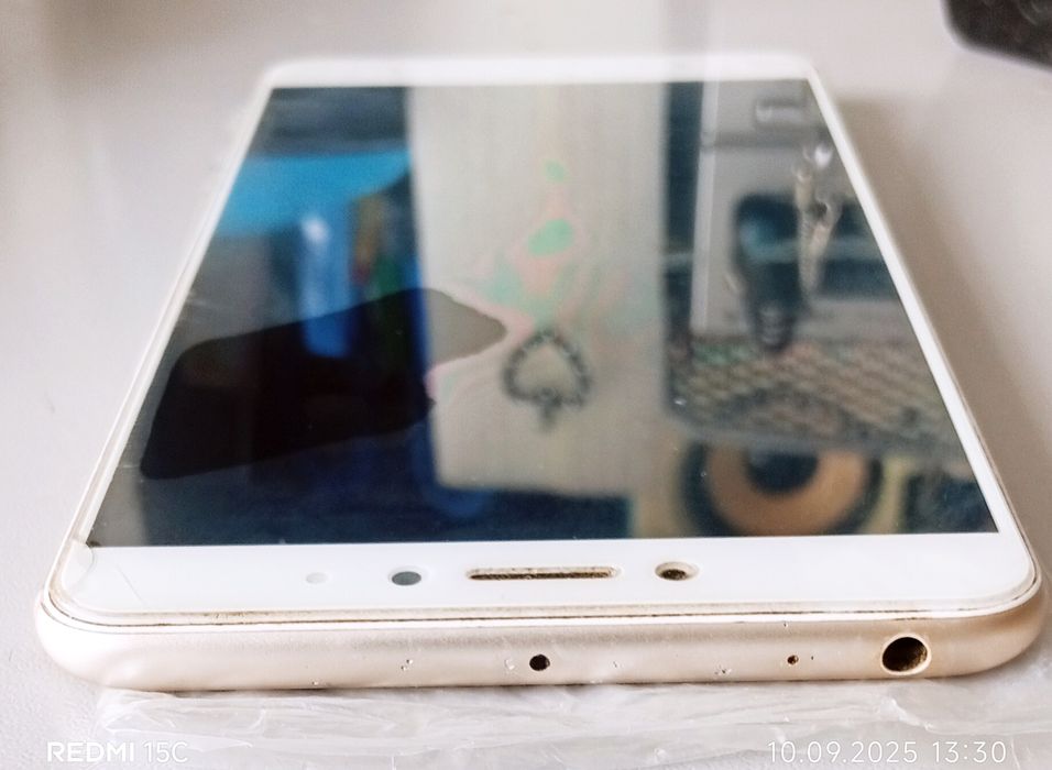 Продам в отличном состоянии Флагман фаблет "XIAOMI MI MAX 2" стерео.