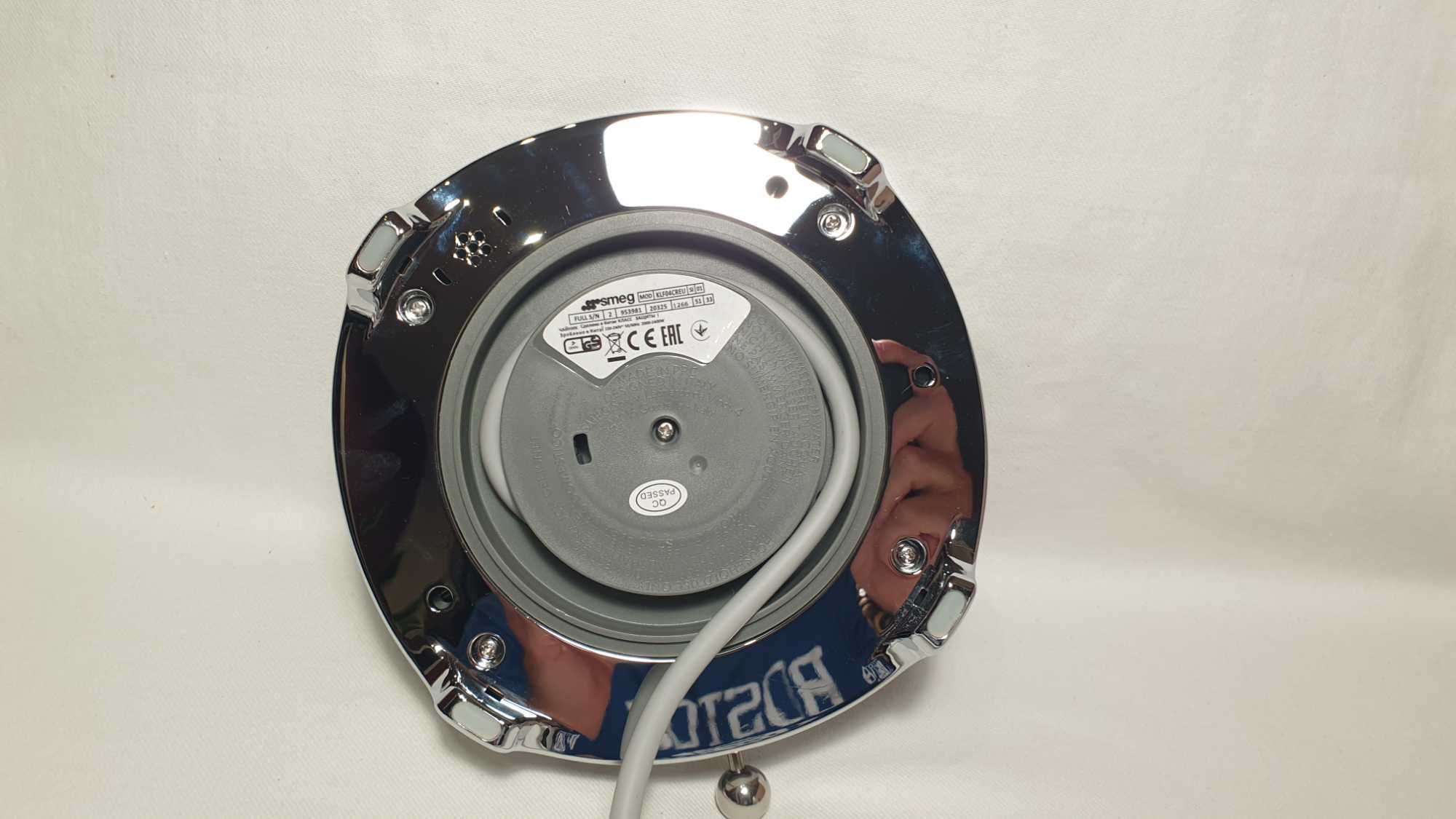 Czajnik elektryczny Smeg KLF04WHEU 2400 W regulacja temperatury