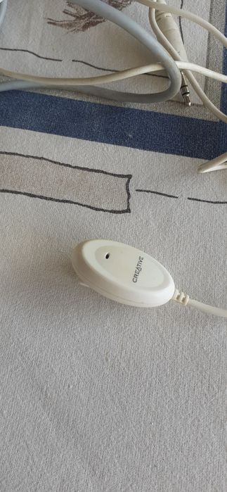 Câmera e microfone marca Creative mais rato para computador