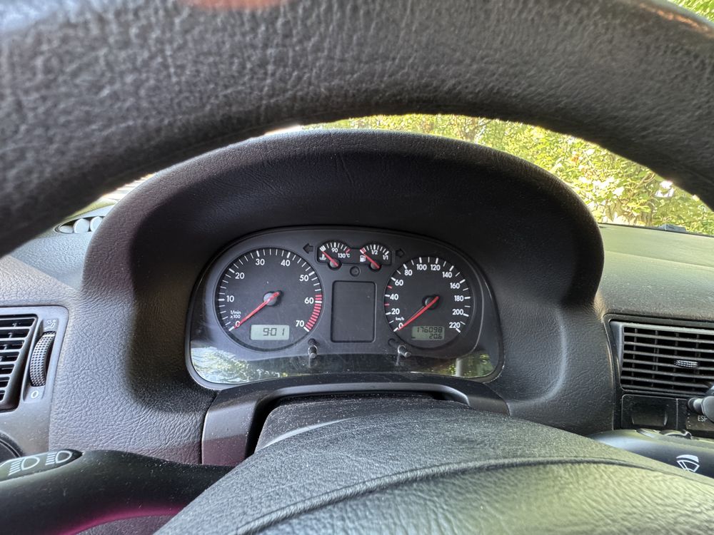 Продам Volkswagen Golf 1.4 MPI