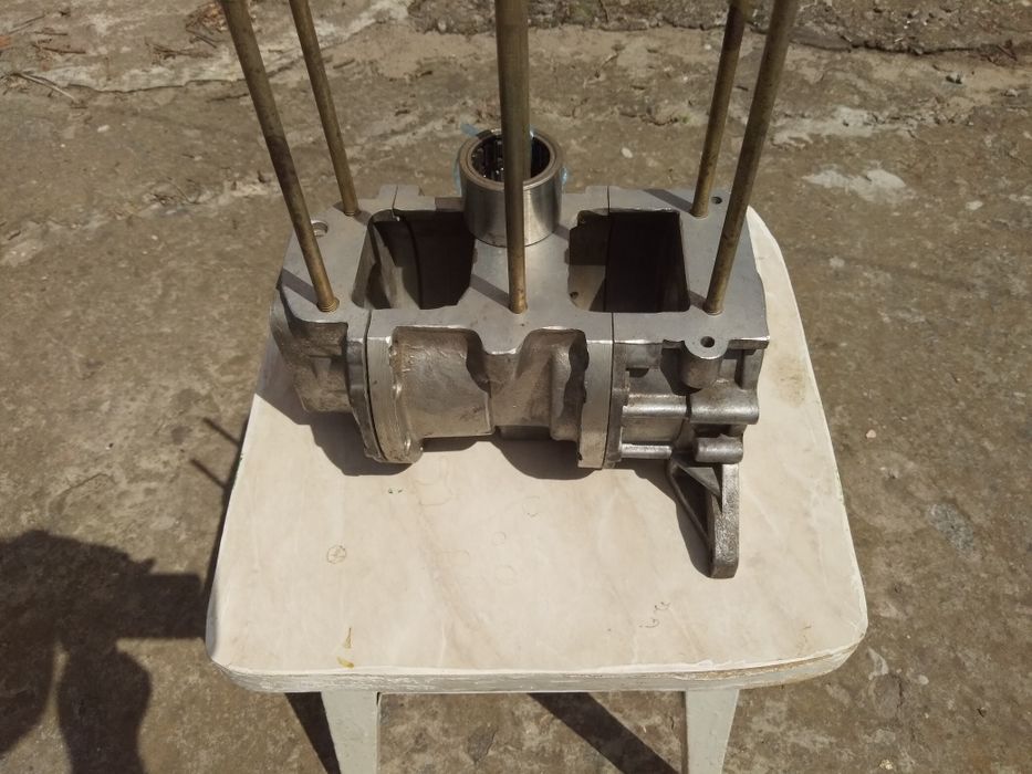 Картер двигателя лодочного мотора Вихрь 25