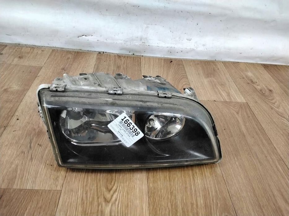 volvo v40 s40 lampa przód prawa