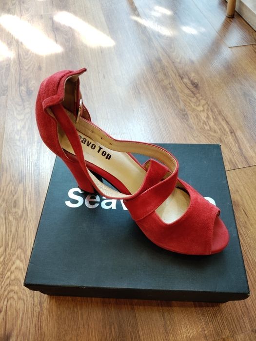 Жіночі босоніжки