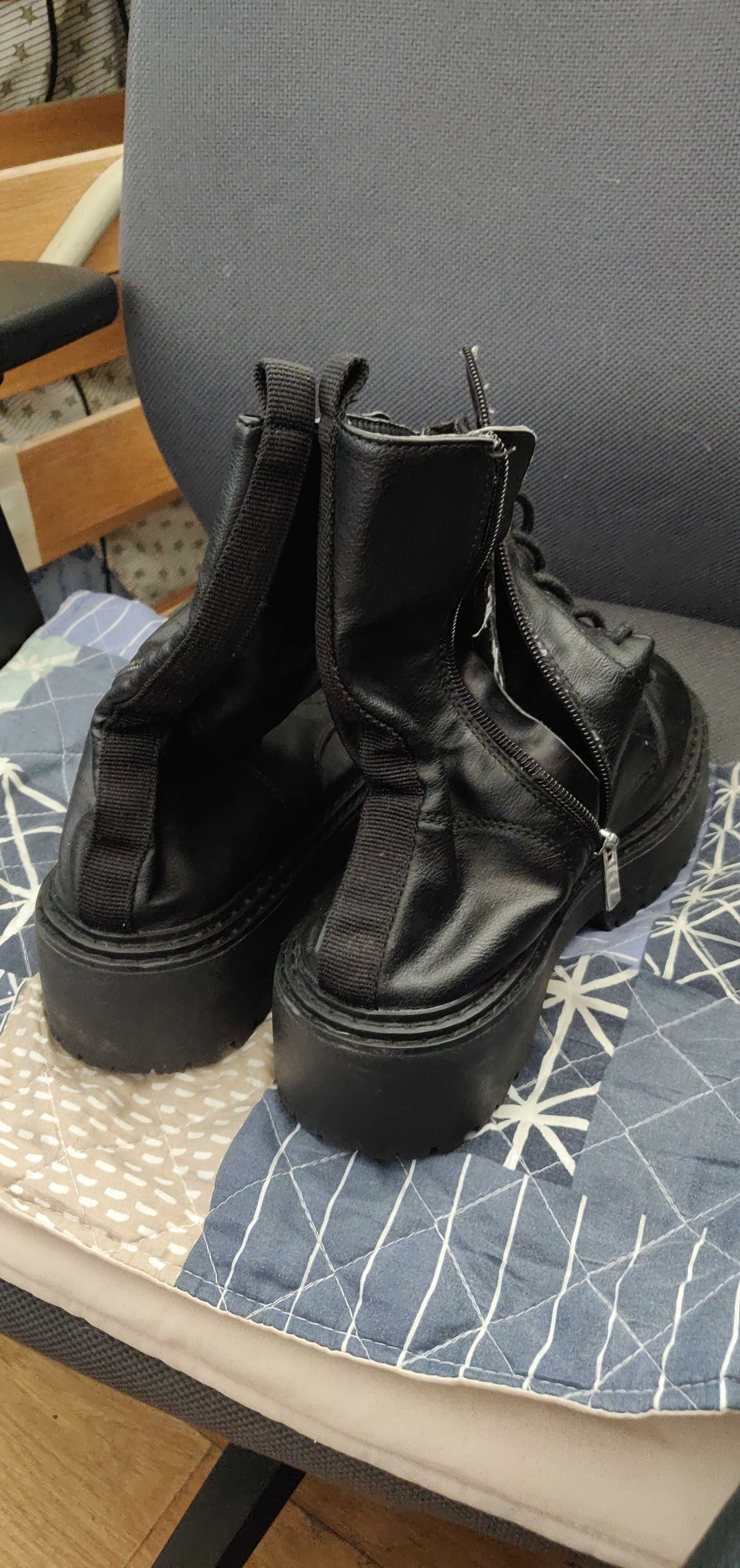 Botas / Botins rasos com cordões