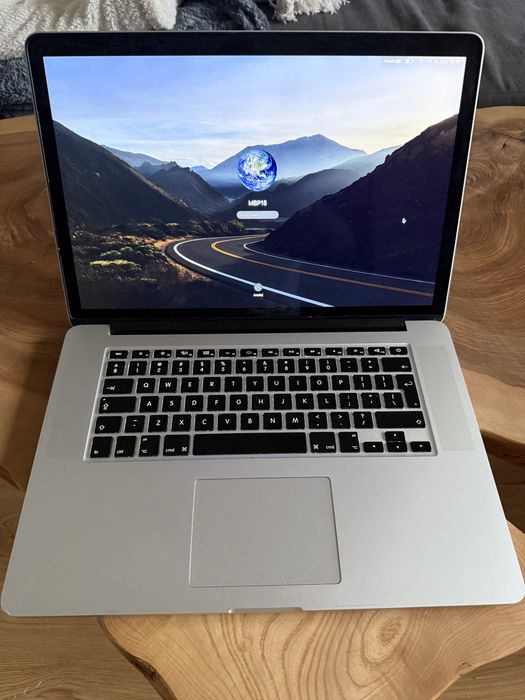 MacBook Pro 15, mid2015, 16GB RAM, i7, 250GB