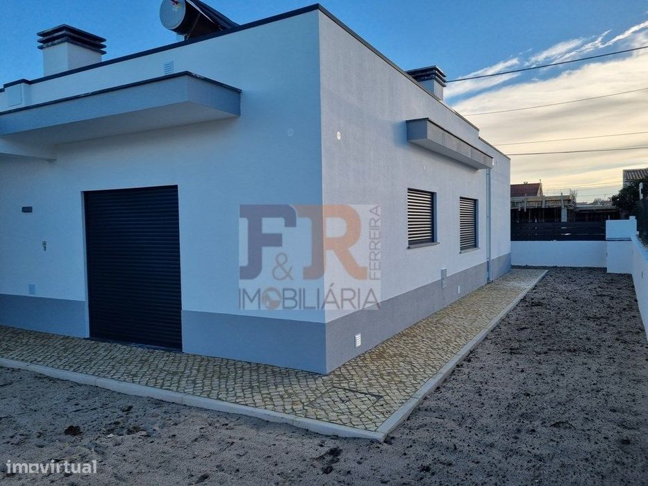 Moradia T3 com Garagem. Pinhal do General. Fernão Ferro