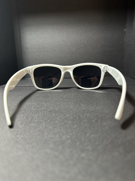 Óculos de sol brancos da PEPSI - Gênero Ray-Ban Wayfarer