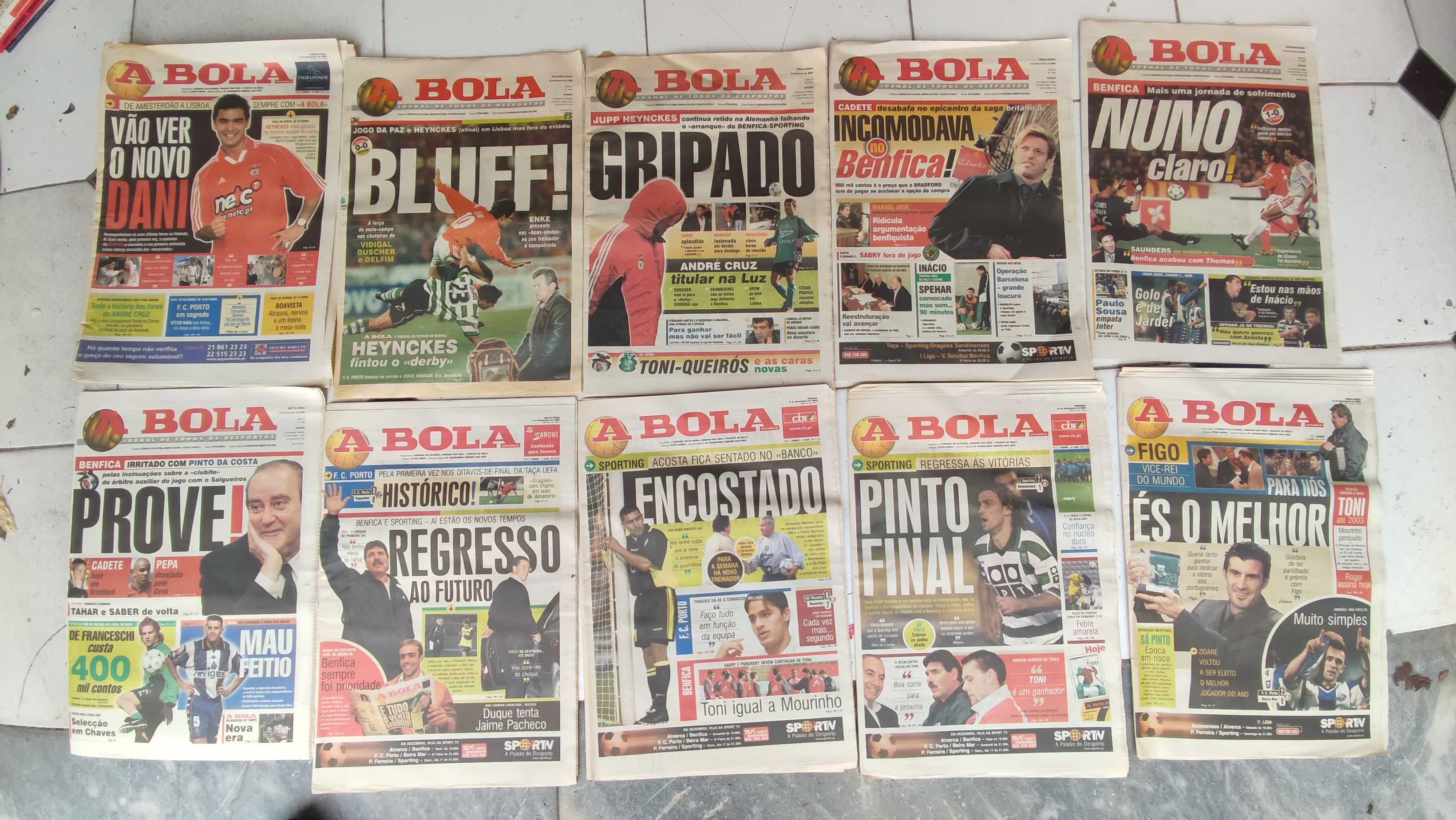 Lote 70 Jornais A Bola do Ano 2000