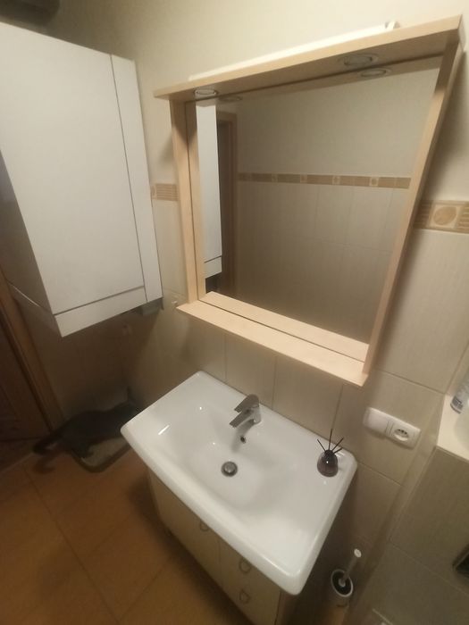 Zestaw szafka łazienkowa z umywalką plus lustro
