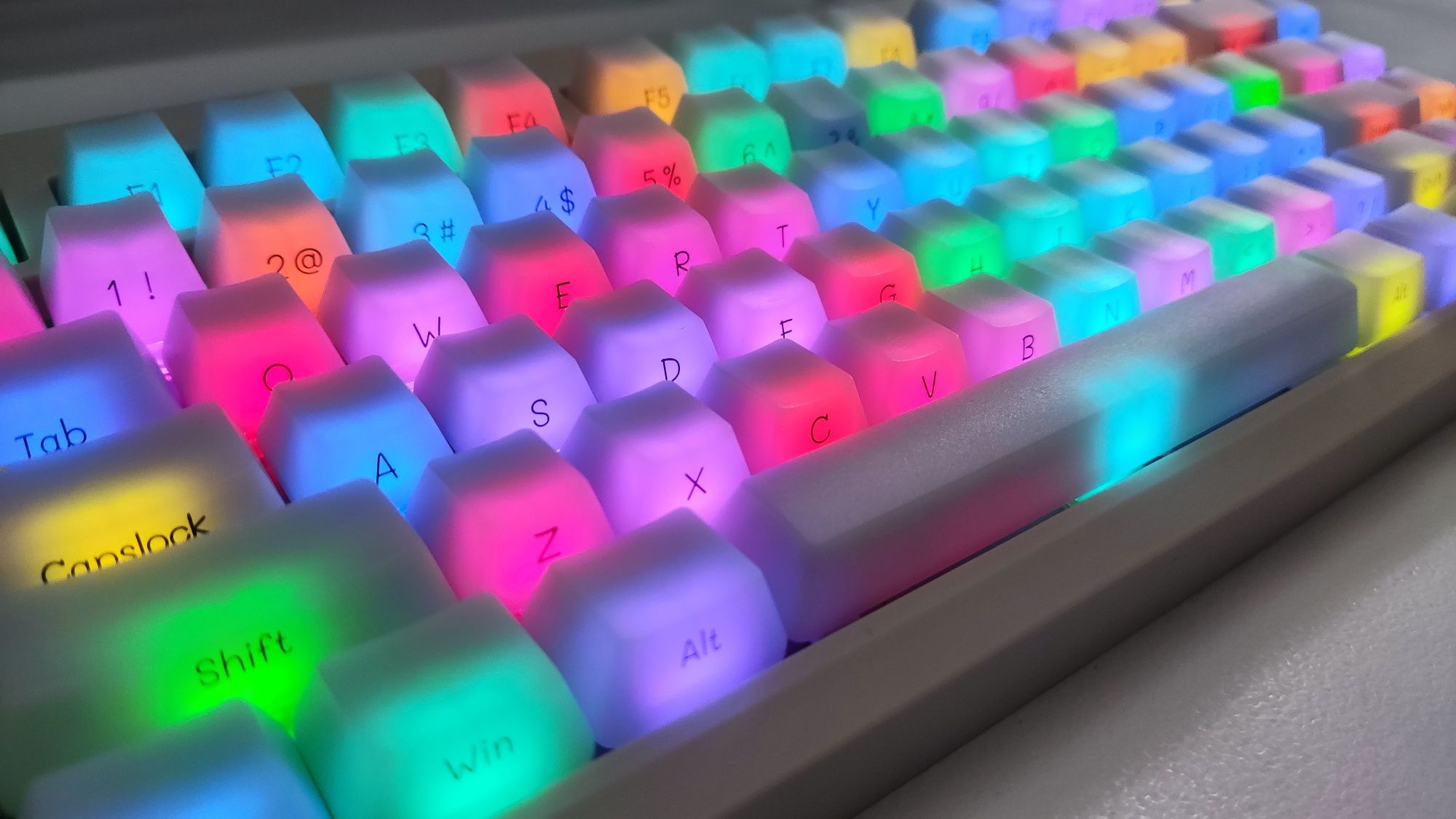 Прозорі кейкапи keycap молочні 130шт боковим принтом OEM