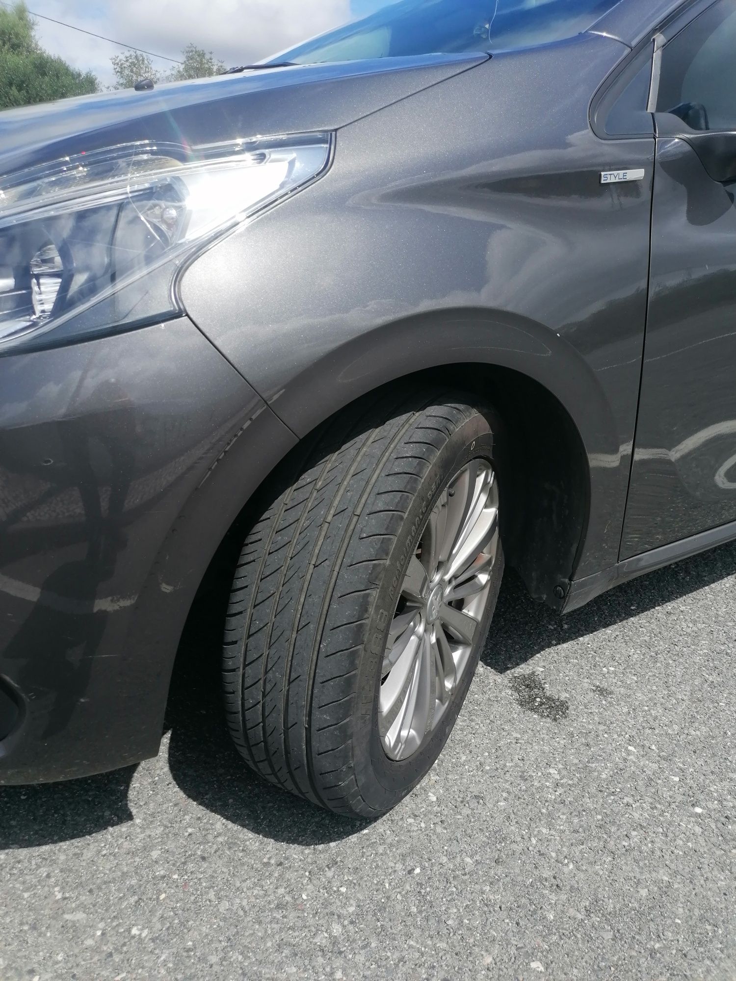 Peugeot 208 style gasolina particular com 118000 km
