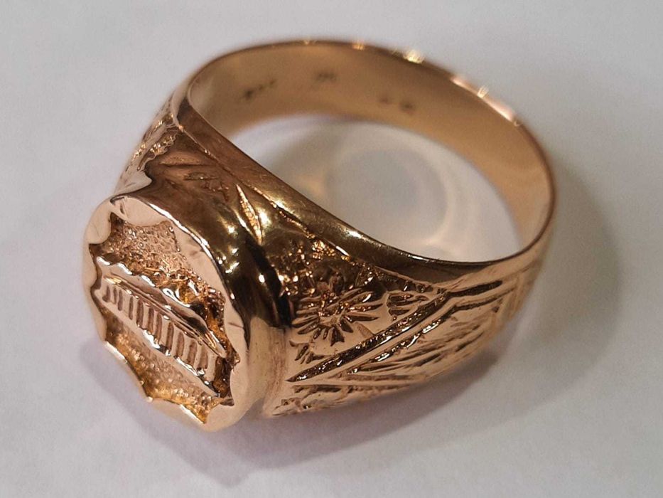 Złoty sygnet 9,32g, próba 585, rozmiar 23