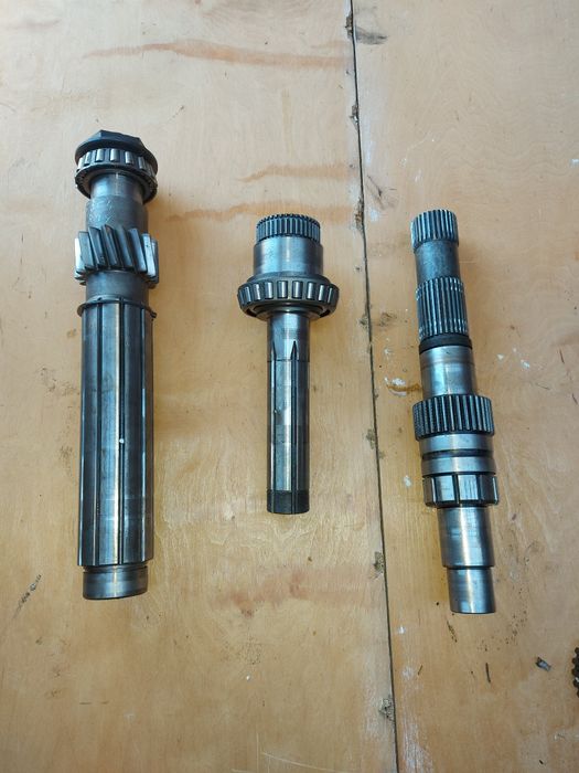 Wałek dolny górny skrzyni biegów massey ferguson 3645,3635,3655