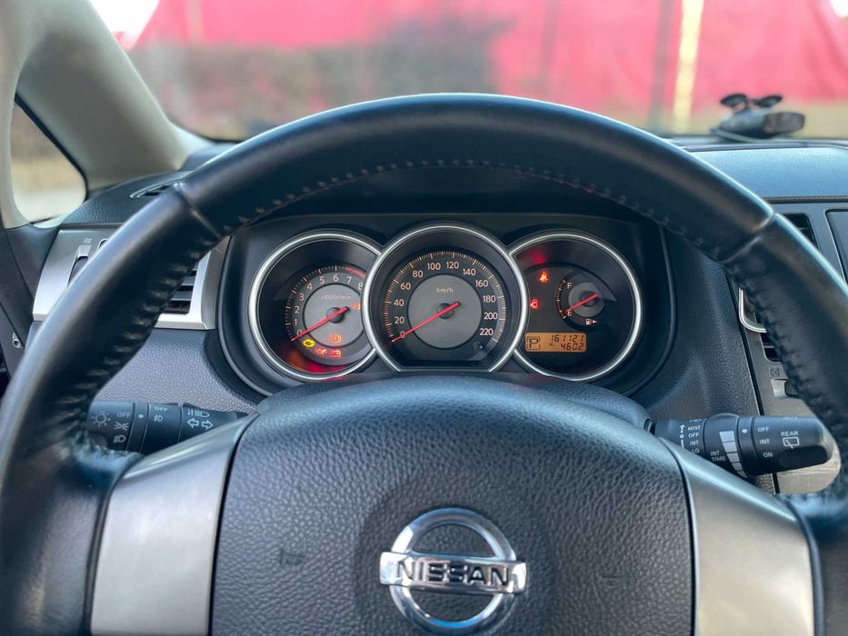 Продам Nissan Tiida 1.6/єдиний власник/повна історія обслуговування