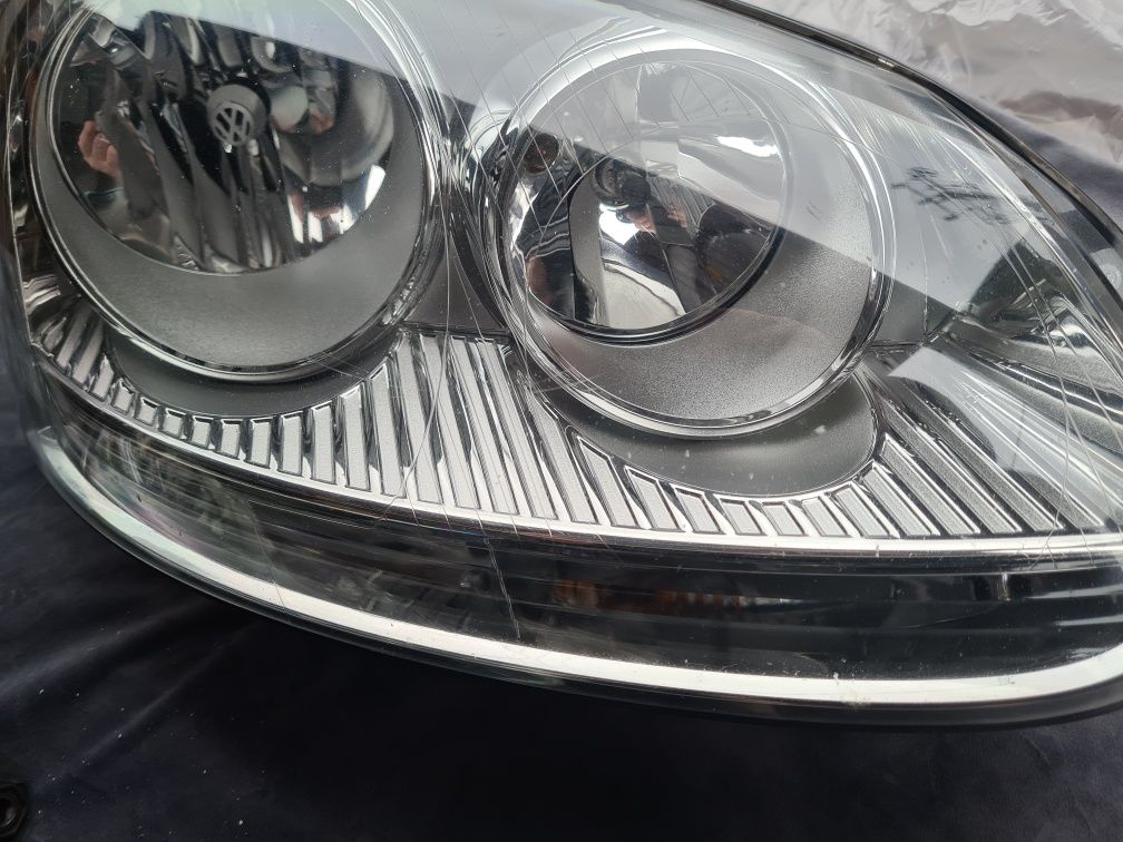 Komplet  Lamp Przedni VW Golf V