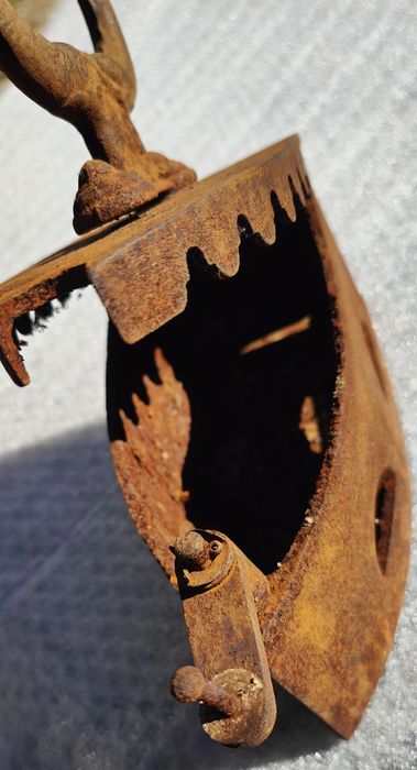 Stare żelazko na węgiel