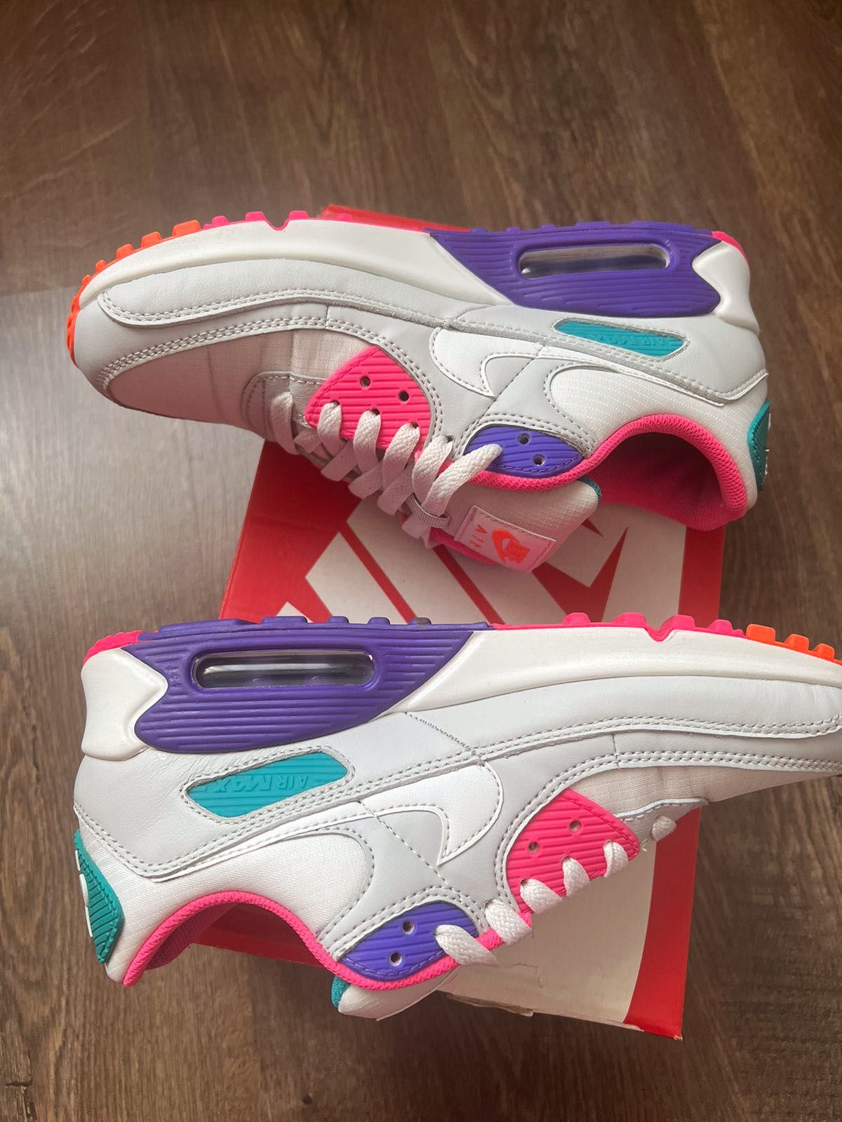 Продам оригінальні  жіночі кросівки Nike Air Max 90 - 40  розмір