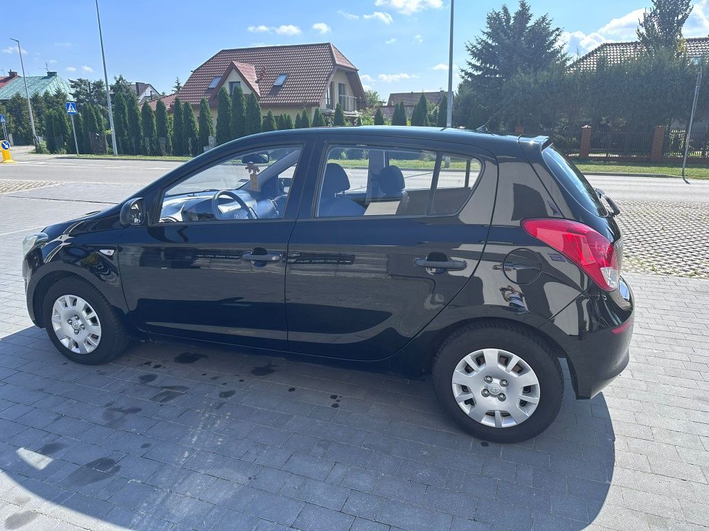 Hyundai i20, stan bardzo dobry, płaczę że sprzedaję