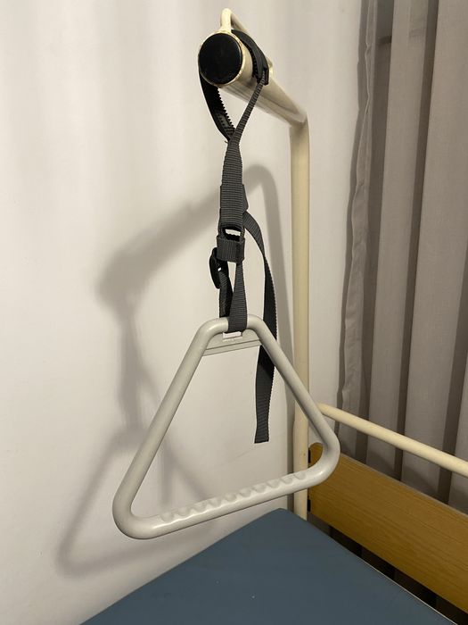 Cama articulada em ótimo estado